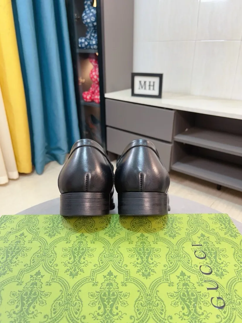 Men's shoes 💰500🌹🌹[GUCCI Gucci] A new style of formal men's leather shoes is coming ~ The original quality upper is made of Italian cowhide➕The leather is soft and delicate, comfortable and soft. The top layer of genuine leather, rubber wear-resistant outsole, the shoe shape is dignified and domineering, and the luxury charm is not concealed! The natural and free nouveau riche leads the trend. Code number: 38-44